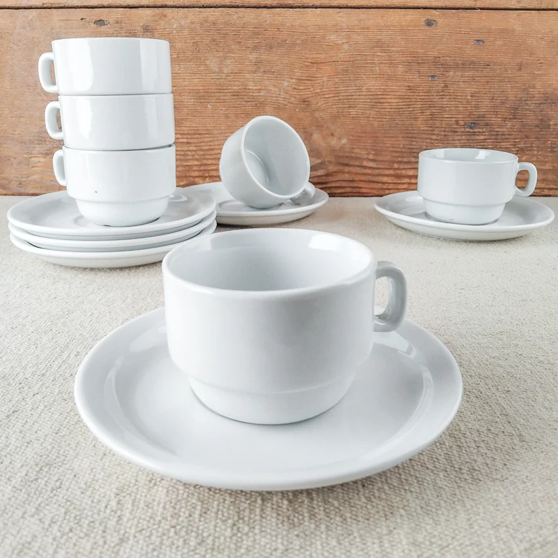 6 Tasses à café en porcelaine blanche avec soucoupes