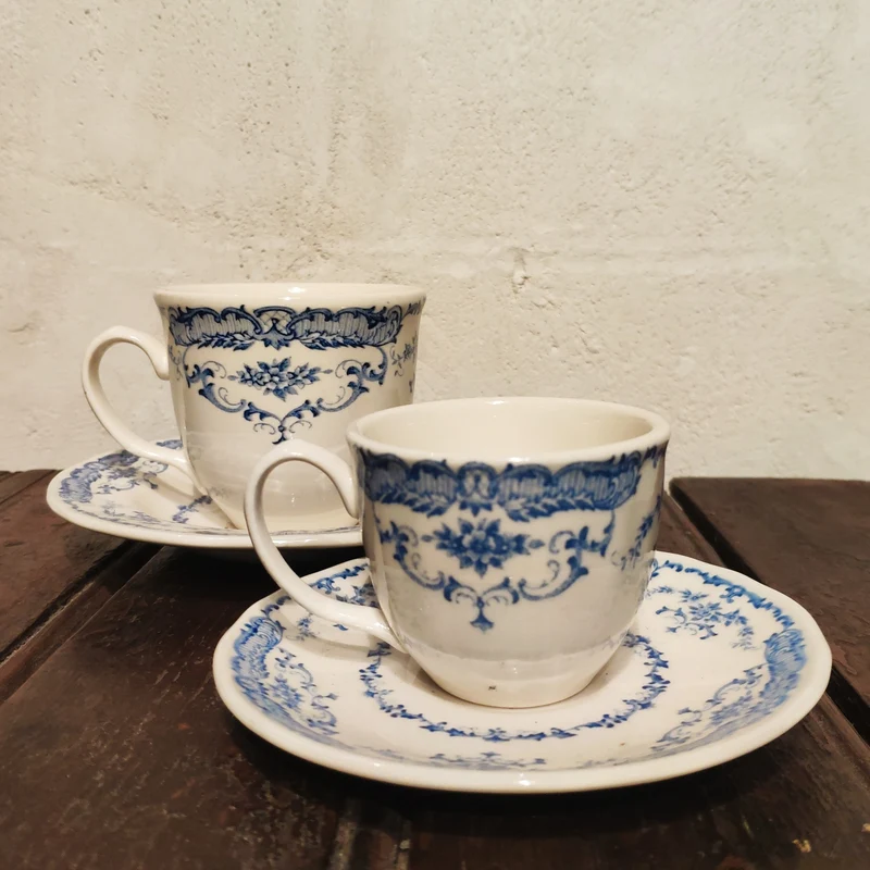 Tasse et soucoupe décor floral