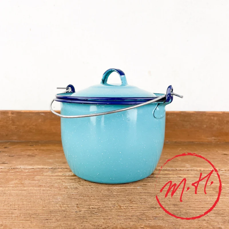 Pot à bouillon à anse en email turquoise