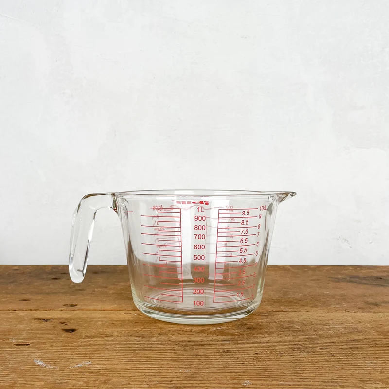 Pichet doseur en verre 0.5 L / 1 L