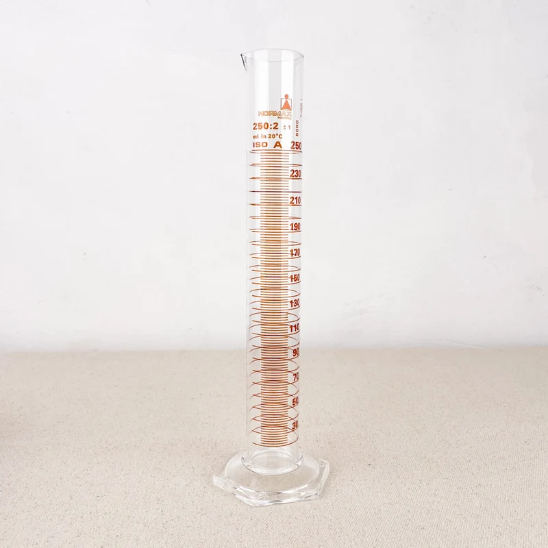 Éprouvette graduée 250ml en verre