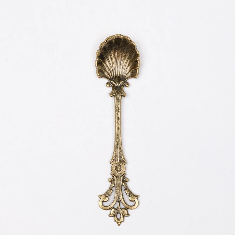 Cuillère à sel dorée