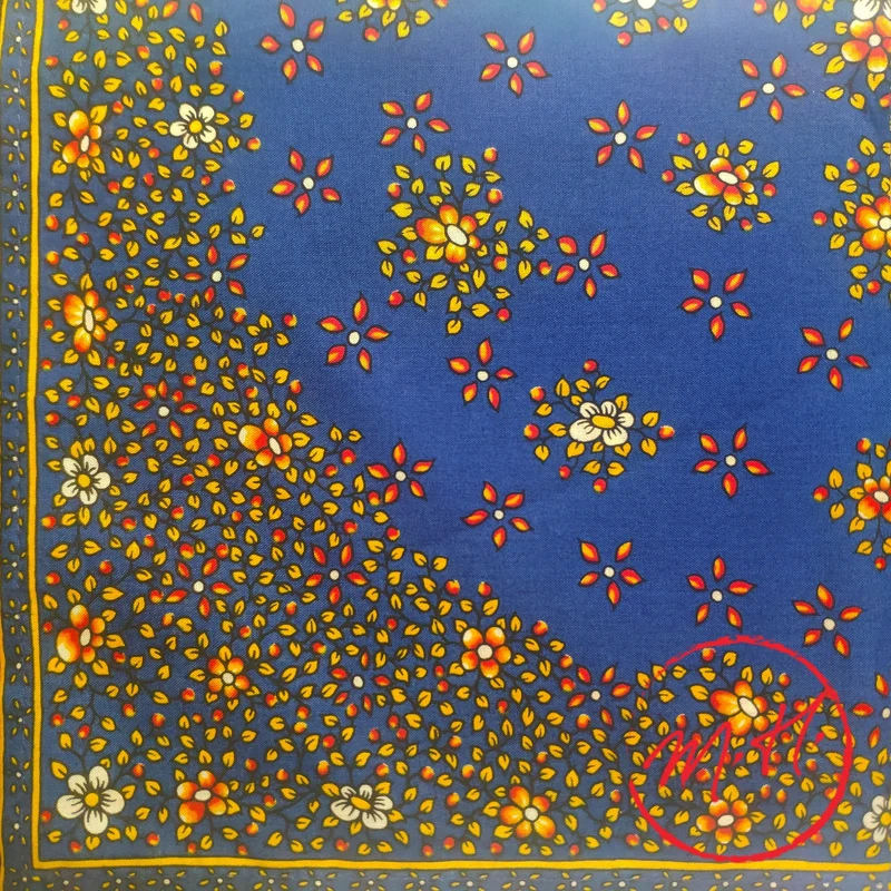Carré provençal bleu à fleurs jaunes