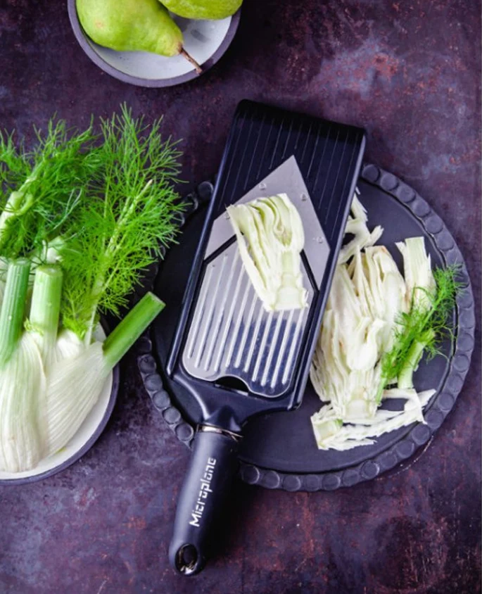 Mandoline en V avec lame à julienne Microplane
