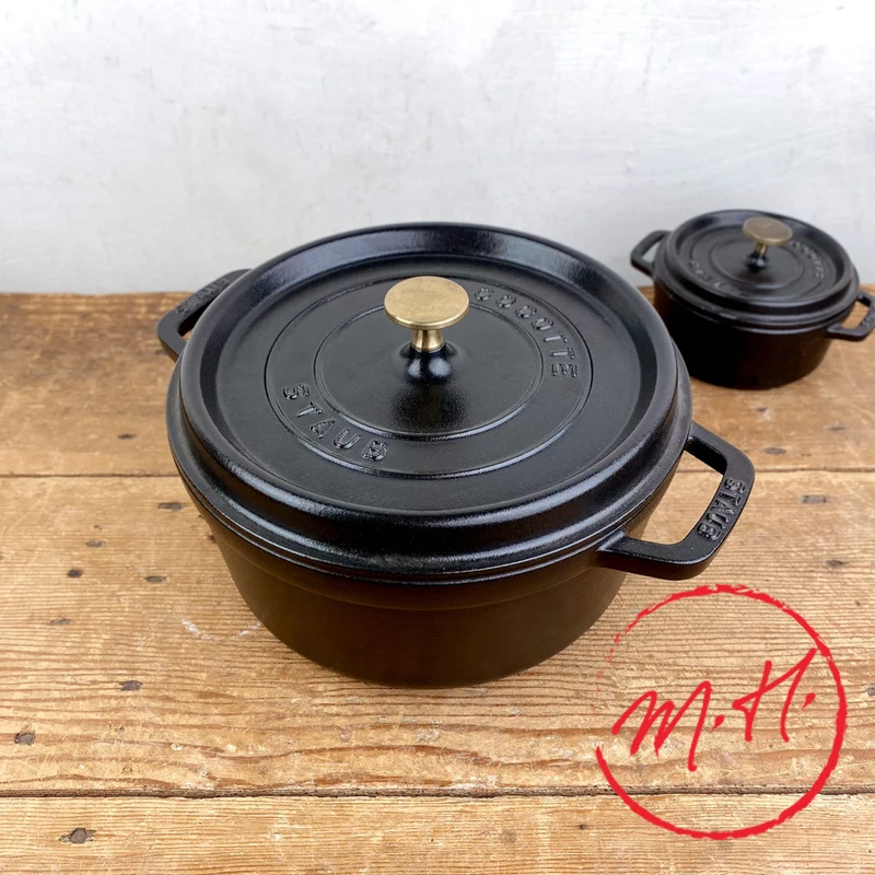 Cocotte en fonte ronde noire mate