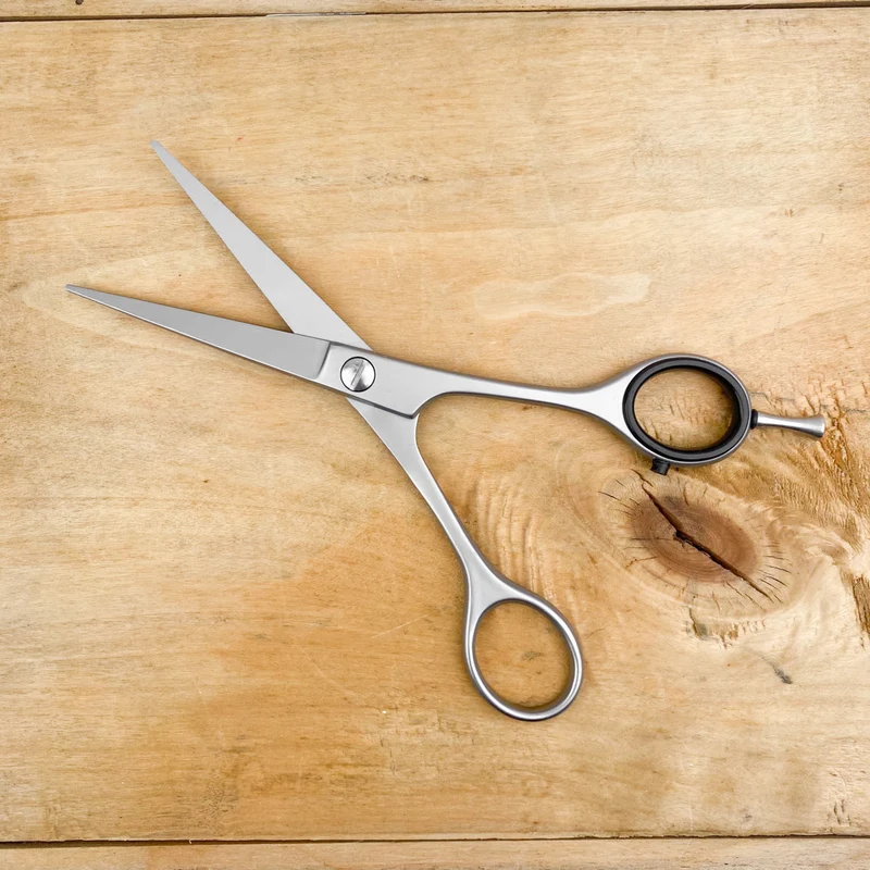 Ciseaux droits coiffeur professionnel