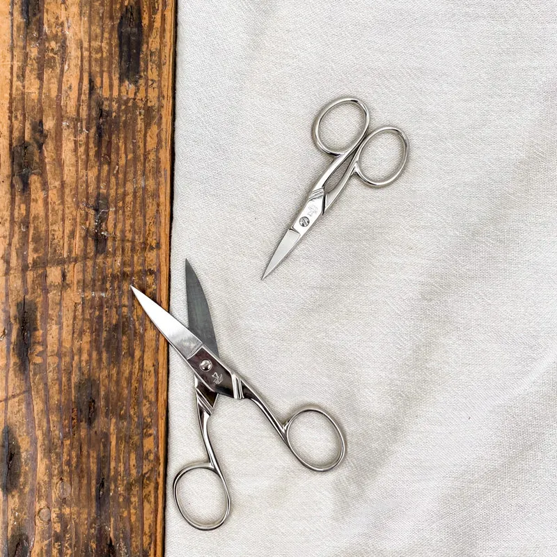 Ciseaux à ongles courbes