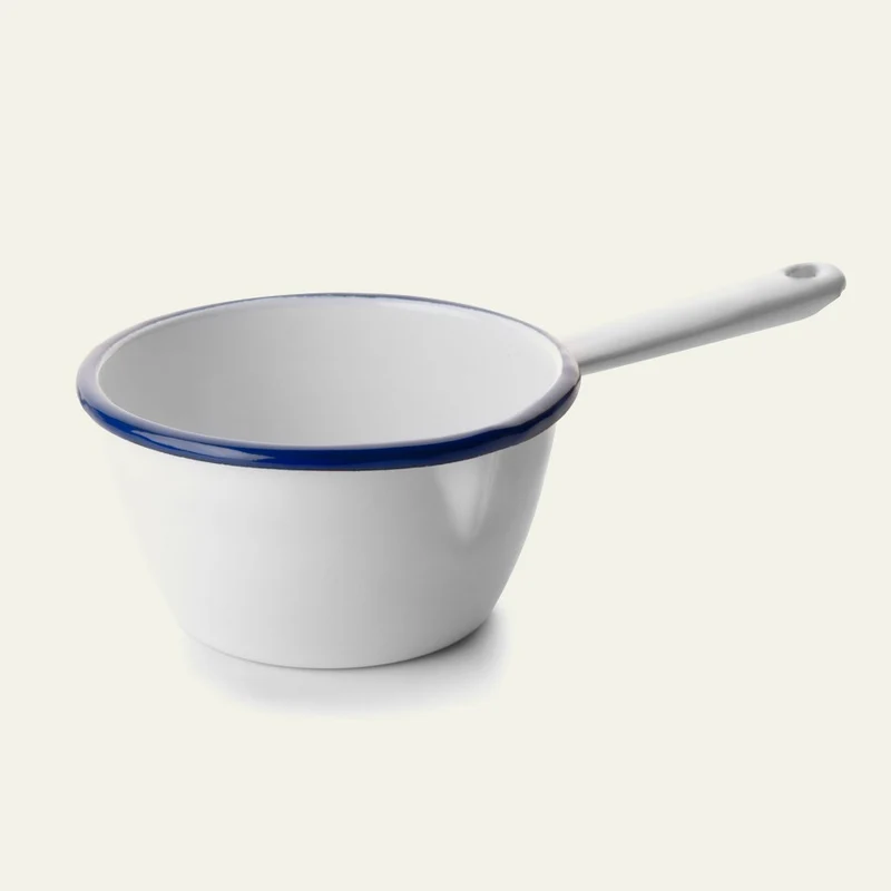 Casserole conique en émail blanc liseré bleu
