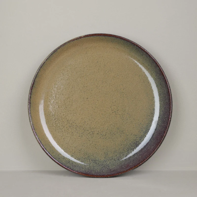 Assiette plate en grès brun
