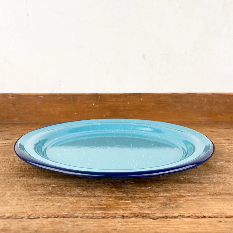 Assiette plate en émail turquoise