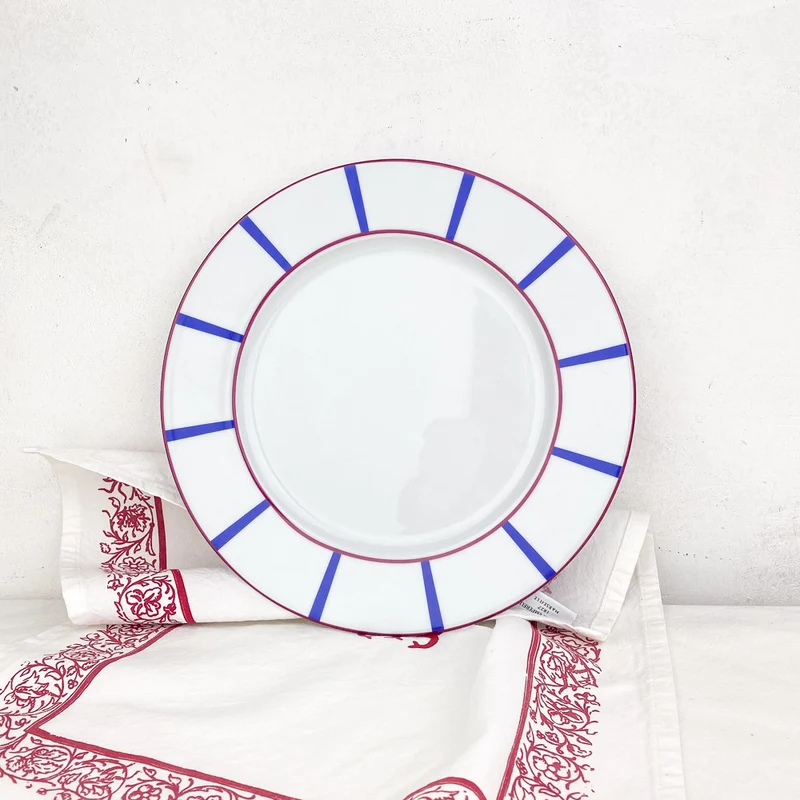 Assiette plate basque rouge et bleue