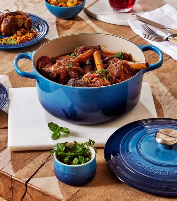 Cocotte Ronde Le Creuset – Fonte Émaillée Noir Mat, du 20 cm au 28 cm