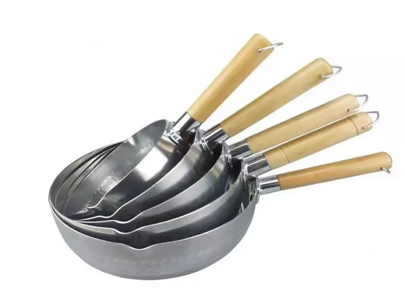 CHEFCO,GC418W,Aluminum Sauce Pan with Wooden Handle (18cm/7"Dia)