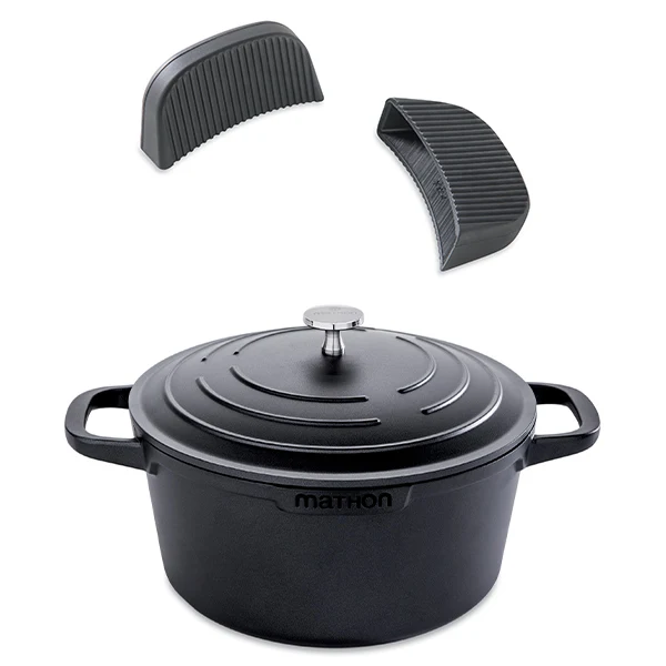 Lot cocotte légère ronde en fonte d'aluminium 24 cm 4,5 L et deux maniques en silicone Mathon