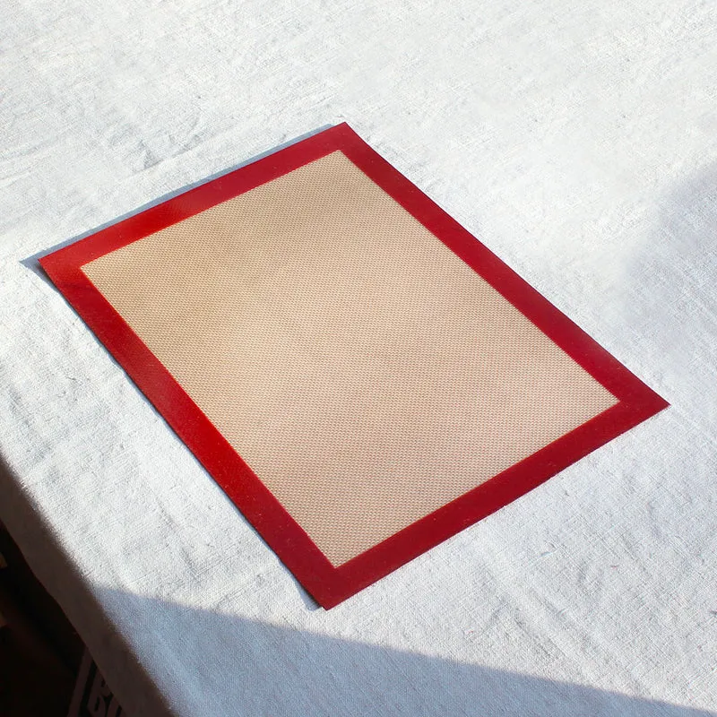 Tapis de cuisson antiadhésif en silicone réutilisable - format moyen