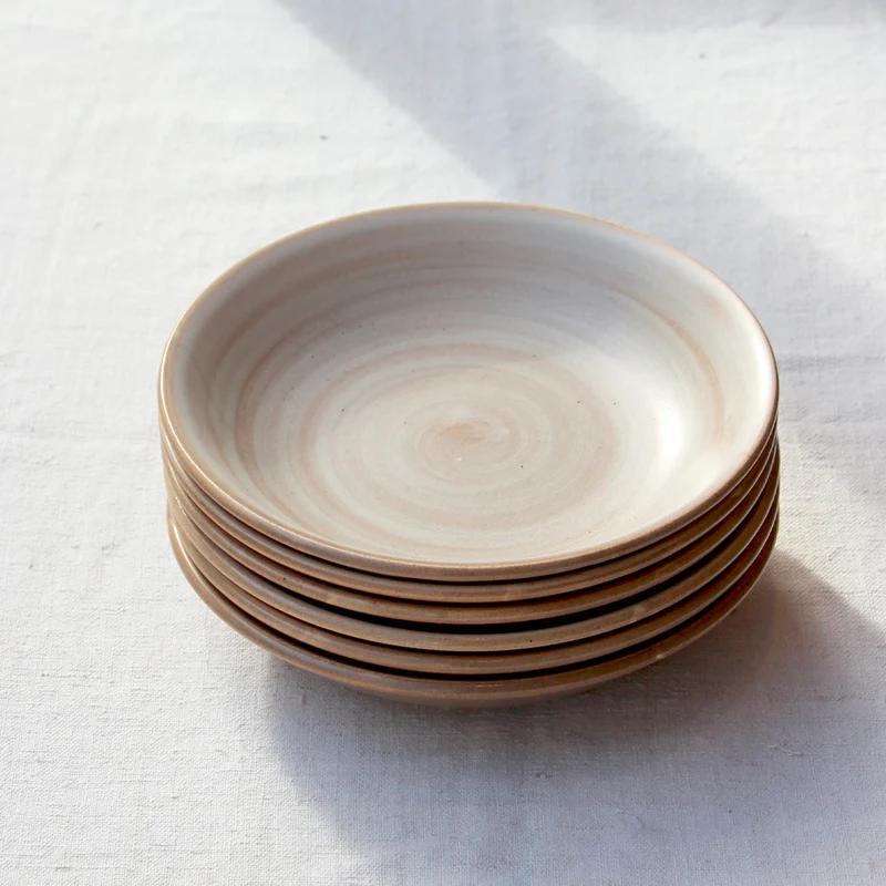 Assiettes en grès naturel