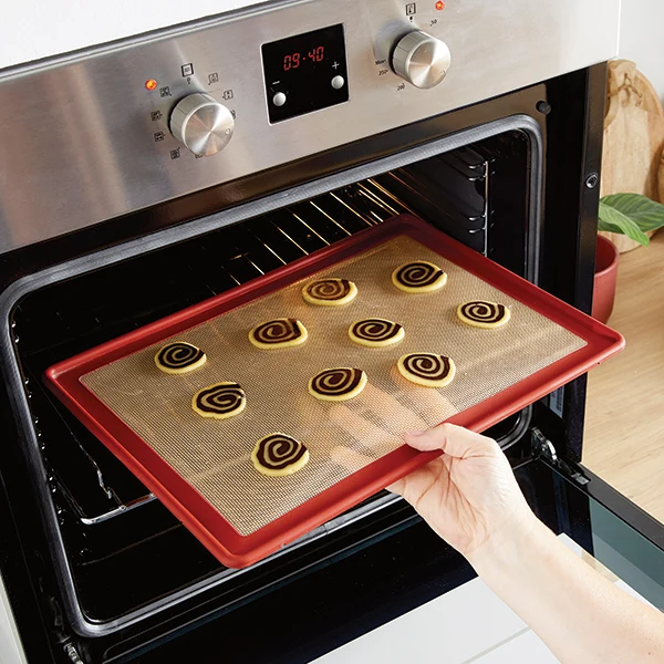 Tapis plaque de cuisson en silicone et fibre de verre structure acier 39,7 x 29,5 cm Mathon