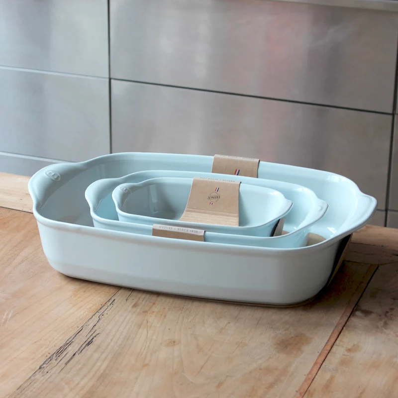 Plat à four en céramique bleu clair