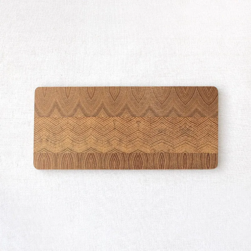 Planche en robinier fabriquée à la main