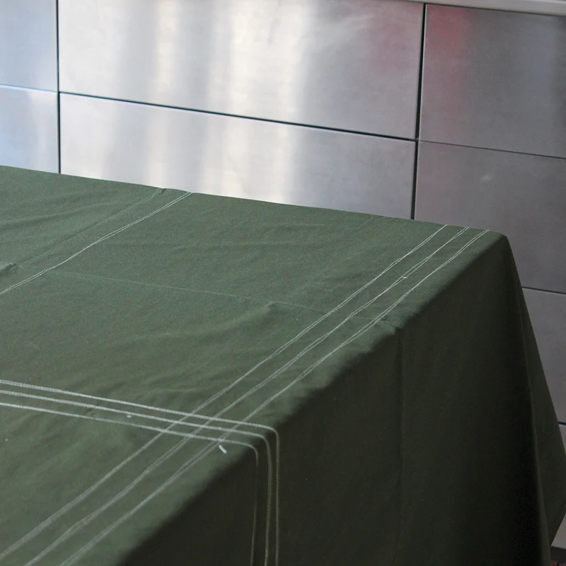 Nappe kaki avec surpiqûres beiges