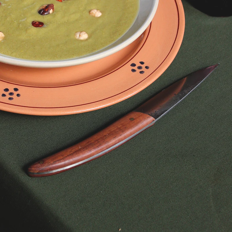Coffret de couteaux de table manche en noyer