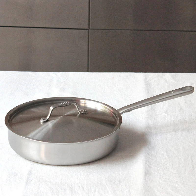 Sauteuse en inox 18/10 brossé manche fixe