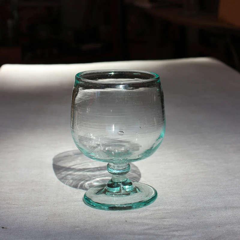 Verre à vin soufflé en verre transparent
