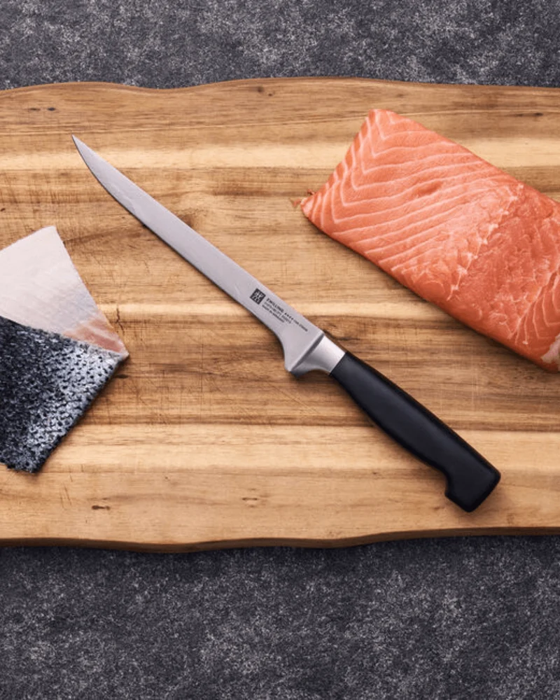 Couteau à filet 18 cm – ZWILLING Four Star – Forgé en Allemagne