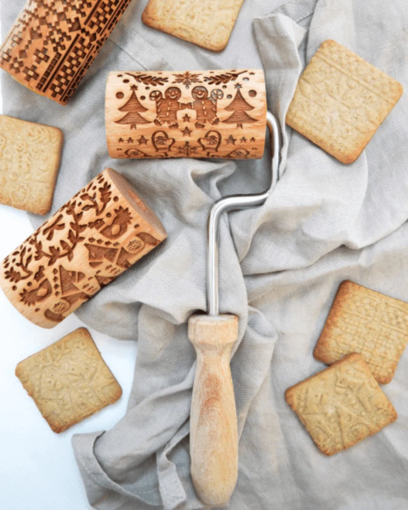 Mini rouleau bois empreinte Bonhomme pain d'épices - Scrapcooking