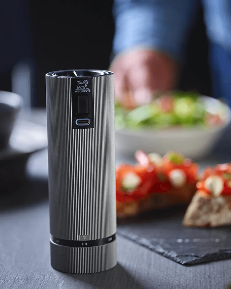 Moulin à Poivre Électrique Rechargeable u'Select, 15 cm - Peugeot Line Électrique en Carbone