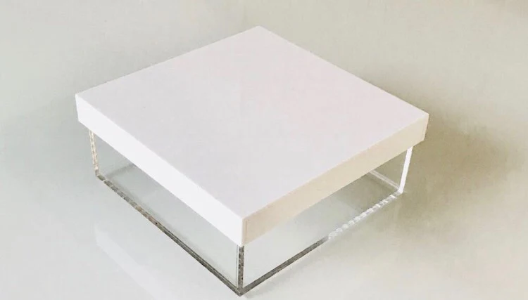 Lucite by Design CB663WL Small 6” Square Lucite Dish with White Lid (6” x 6” x 3”)
